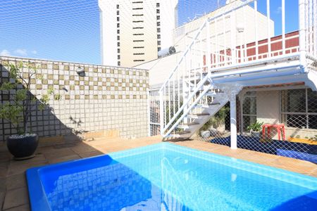 Apartamento à venda com 260m², 4 quartos e 4 vagas Apartamento à venda com 260m², 4 quartos e 4 vagasPiscina