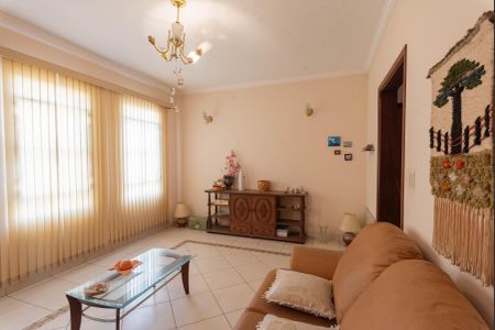 Casa à venda com 146m², 3 quartos e 4 vagasSala
