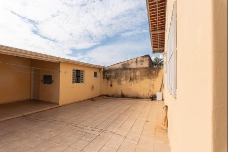 Casa à venda com 146m², 3 quartos e 4 vagasQuintal