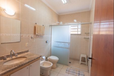 Casa à venda com 146m², 3 quartos e 4 vagasBanheiro