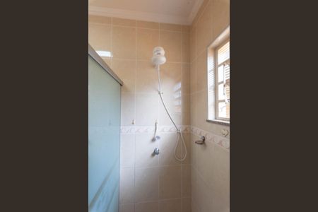 Casa à venda com 146m², 3 quartos e 4 vagasBanheiro