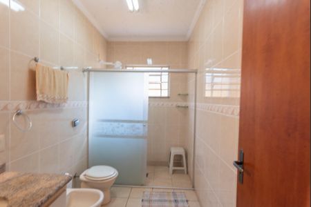 Casa à venda com 146m², 3 quartos e 4 vagasBanheiro