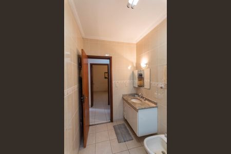 Casa à venda com 146m², 3 quartos e 4 vagasBanheiro