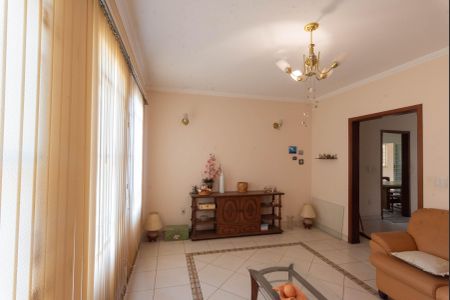 Casa à venda com 146m², 3 quartos e 4 vagasSala