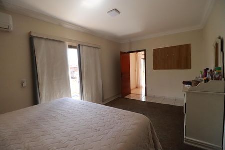 Casa para alugar com 250m², 4 quartos e 3 vagasSuíte
