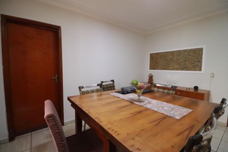Casa para alugar com 250m², 4 quartos e 3 vagascozinha