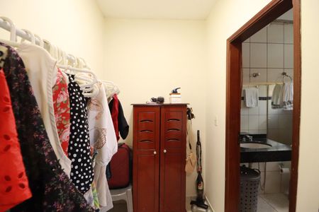 Casa para alugar com 250m², 4 quartos e 3 vagasCloset