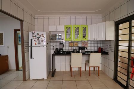 Casa para alugar com 250m², 4 quartos e 3 vagascozinha