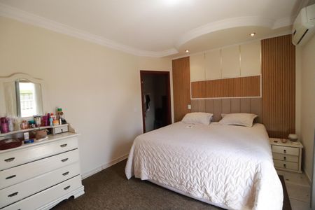 Casa para alugar com 250m², 4 quartos e 3 vagasSuíte