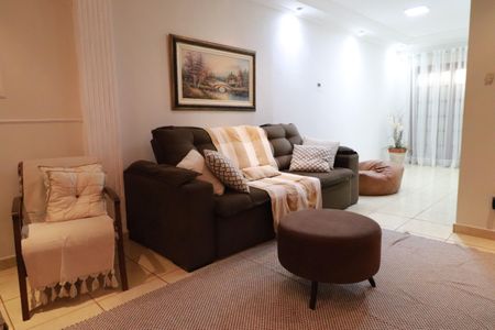 Casa para alugar com 250m², 4 quartos e 3 vagassala