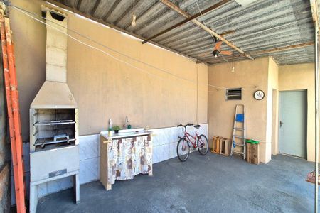 Casa à venda com 188m², 4 quartos e 5 vagas Casa à venda com 188m², 4 quartos e 5 vagasÁrea comum - Gourmet