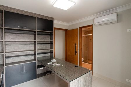 Apartamento à venda com 250m², 4 quartos e 4 vagasEscritório