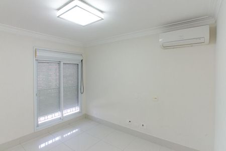 Apartamento à venda com 250m², 4 quartos e 4 vagasSuíte 2