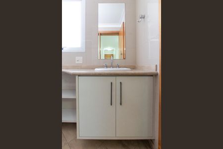 Apartamento à venda com 250m², 4 quartos e 4 vagasBanheiro da Suíte 2