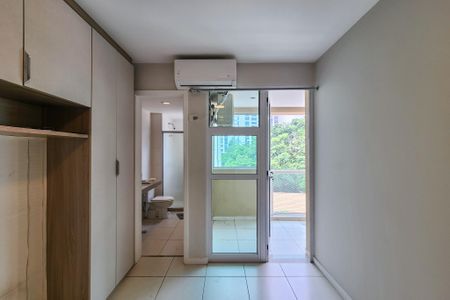 Apartamento para alugar com 155m², 3 quartos e 1 vaga Apartamento para alugar com 155m², 3 quartos e 1 vagaSuite