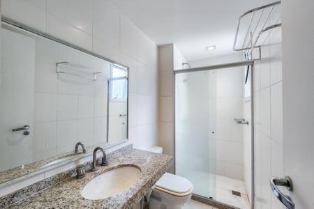 Apartamento para alugar com 155m², 3 quartos e 1 vaga Apartamento para alugar com 155m², 3 quartos e 1 vagaBanheiro da Suite