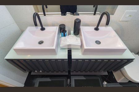 Apartamento à venda com 80m², 2 quartos e 1 vaga Apartamento à venda com 80m², 2 quartos e 1 vagaDetalhe Banheiro - Social