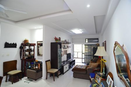 Apartamento à venda com 166m², 3 quartos e 2 vagas Apartamento à venda com 166m², 3 quartos e 2 vagasSala