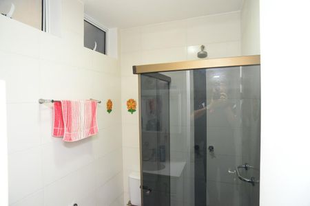 Apartamento à venda com 166m², 3 quartos e 2 vagas Apartamento à venda com 166m², 3 quartos e 2 vagasBanheiro de Apoio