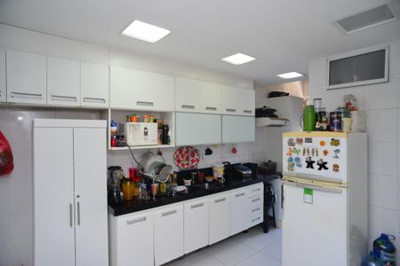 Apartamento à venda com 166m², 3 quartos e 2 vagas Apartamento à venda com 166m², 3 quartos e 2 vagasCozinha