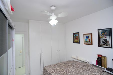 Apartamento à venda com 166m², 3 quartos e 2 vagas Apartamento à venda com 166m², 3 quartos e 2 vagasQuarto 2