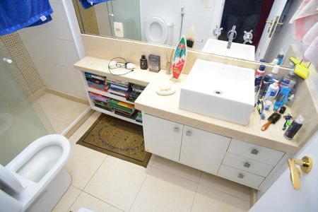 Apartamento à venda com 166m², 3 quartos e 2 vagas Apartamento à venda com 166m², 3 quartos e 2 vagasBanheiro Suíte