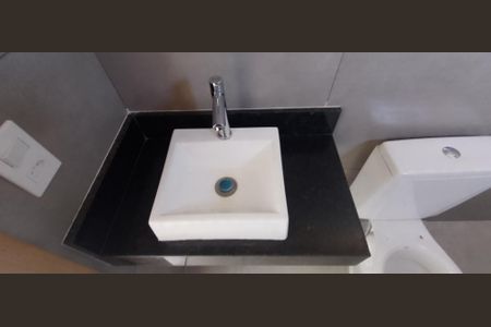 Casa à venda com 130m², 2 quartos e 4 vagasBanheiro da Suíte 2