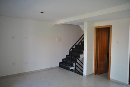 Sala de casa à venda com 2 quartos, 130m² em Vila Scarpelli, Santo André