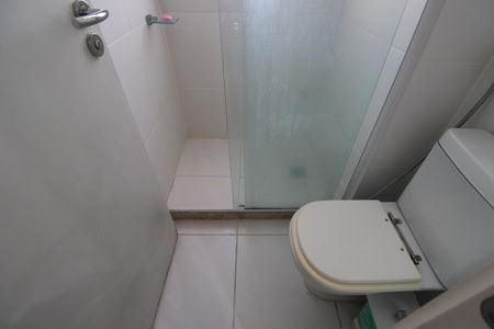 Apartamento à venda com 166m², 4 quartos e 2 vagasBanheiro canadense das suíte 2 e 3