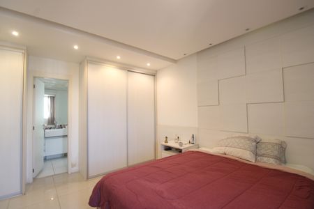 Apartamento à venda com 166m², 4 quartos e 2 vagasSuíte 1
