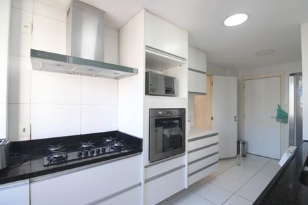 Apartamento à venda com 166m², 4 quartos e 2 vagasCozinha