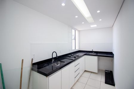 Apartamento para alugar com 45m², 2 quartos e 1 vaga Apartamento para alugar com 45m², 2 quartos e 1 vagaCozinha e Área de Serviço