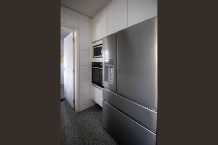 Apartamento à venda com 154m², 3 quartos e 3 vagas Apartamento à venda com 154m², 3 quartos e 3 vagasCozinha