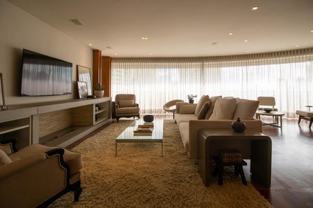 Apartamento à venda com 154m², 3 quartos e 3 vagas Apartamento à venda com 154m², 3 quartos e 3 vagasSala