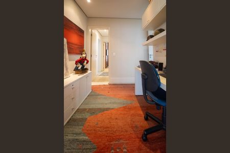 Apartamento à venda com 154m², 3 quartos e 3 vagas Apartamento à venda com 154m², 3 quartos e 3 vagasEscritório