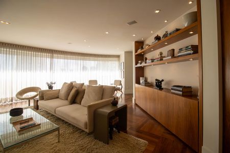 Apartamento à venda com 154m², 3 quartos e 3 vagas Apartamento à venda com 154m², 3 quartos e 3 vagasSala