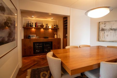 Apartamento à venda com 154m², 3 quartos e 3 vagas Apartamento à venda com 154m², 3 quartos e 3 vagasSala de Jantar