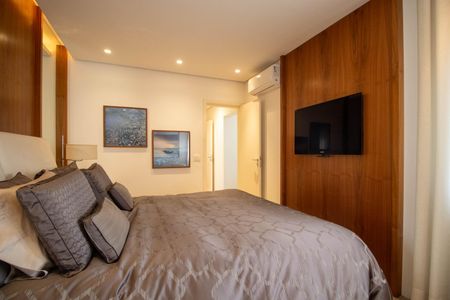 Apartamento à venda com 154m², 3 quartos e 3 vagas Apartamento à venda com 154m², 3 quartos e 3 vagasSuíte 2
