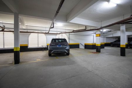Apartamento à venda com 154m², 3 quartos e 3 vagas Apartamento à venda com 154m², 3 quartos e 3 vagasGaragem