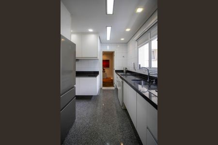Apartamento à venda com 154m², 3 quartos e 3 vagas Apartamento à venda com 154m², 3 quartos e 3 vagasCozinha
