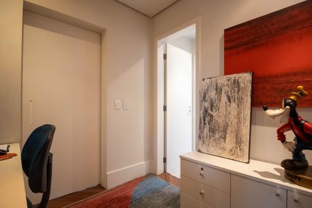 Apartamento à venda com 154m², 3 quartos e 3 vagas Apartamento à venda com 154m², 3 quartos e 3 vagasEscritório