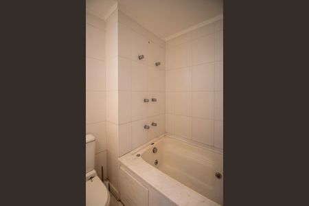 Apartamento à venda com 154m², 3 quartos e 3 vagas Apartamento à venda com 154m², 3 quartos e 3 vagasBanheiro Suíte 2