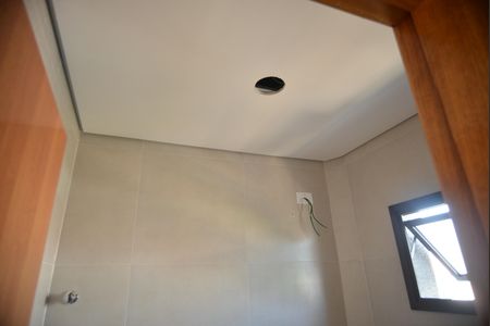 Casa à venda com 130m², 2 quartos e 4 vagasBanheiro da Suíte 2