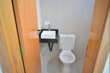 Casa à venda com 130m², 2 quartos e 4 vagasBanheiro da Suíte 1