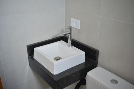 Casa à venda com 130m², 2 quartos e 4 vagasBanheiro da Suíte 1