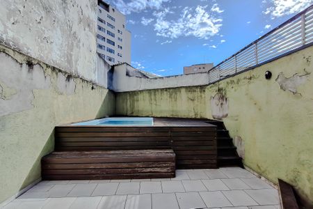 Casa à venda com 192m², 4 quartos e 4 vagasÁrea externa