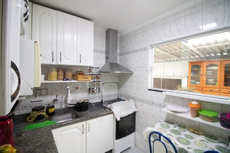 Casa à venda com 107m², 3 quartos e 3 vagasCOZINHA