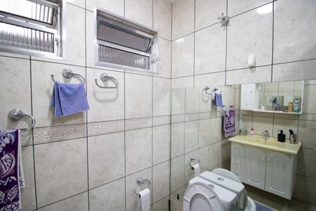 Casa à venda com 107m², 3 quartos e 3 vagasBANHEIRO