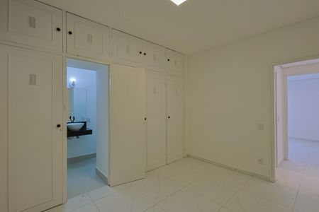 Apartamento para alugar com 128m², 3 quartos e 1 vaga