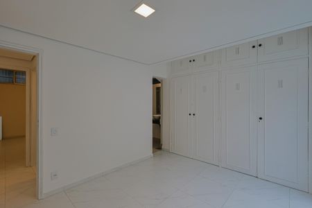 Apartamento para alugar com 128m², 3 quartos e 1 vaga